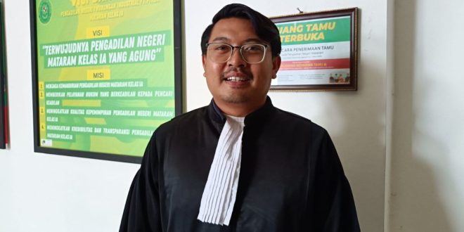 15 Kepala Seksi Intelijen Kejaksaan Republik Indonesia Sumbawa, Zanuar Ikhram