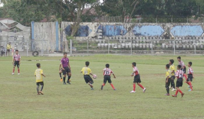 bocah main bola